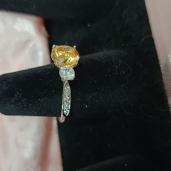 Ring - Picture 2 of 3